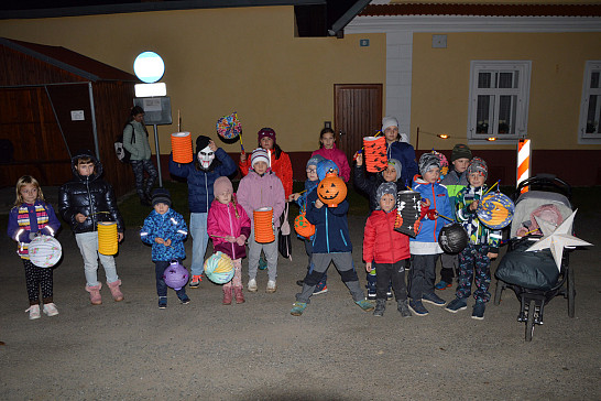 Myslívem  prošel  lampionový  průvod 3.11.2022