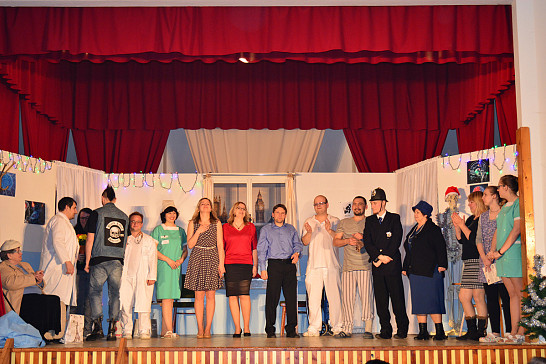 Divadelní komedie  "Rodina je základ státu" 5. 3. 2016