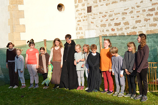 Noc   kostelů  v Myslívě  s divadelním  představením  a koncertem  - květen 2018