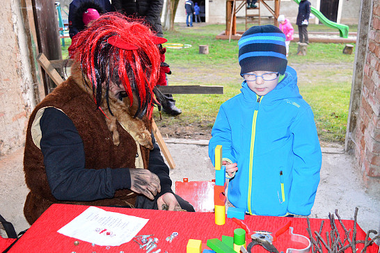 Faru v Myslívě opět navštívili čerti, andělé i Mikuláš - 8.12.2018