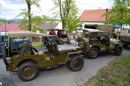 V rámci  květnových  oslav   přijeli  do  Myslíva  vojenské   historické  vozy - 2019
