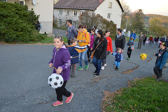 Obcí  Myslív  procházel  lampionový  průvod 26.10.2019