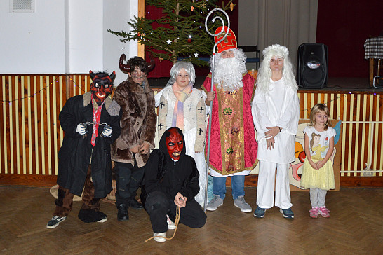 Do  Myslíva  přijel  Mikuláš  s anděly  i  čerty 4.12.2021