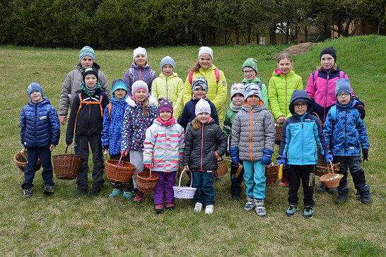Děti  z Myslíva  a  okolí  se  zůčastnily  velikonočního  řehtání - duben 2022